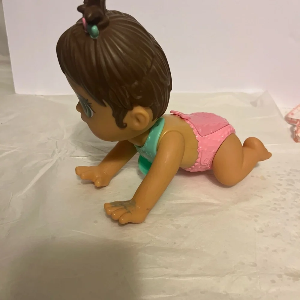 BABY ALIVE CRAWL POSITION DOLL EATS/POOPS from 2021 Hasbro‎ collection PRE-owned